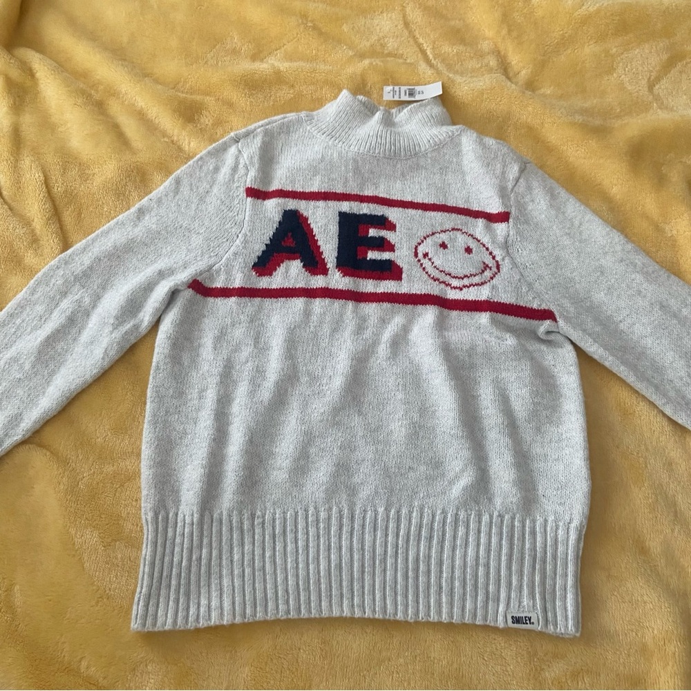 NWT American Eagle smiley sweater size small